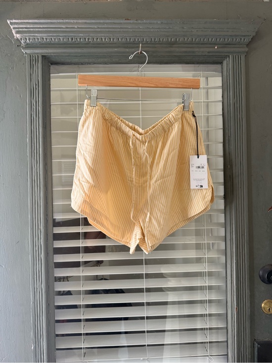 RVCA Pants - NWT RVCA Women’s Lightweight Striped Yellow Shorts